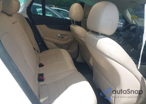 2016 Mercedes-Benz Glc 300 z USA, uszkodzony, nr VIN WDC0G4JB3GF064280